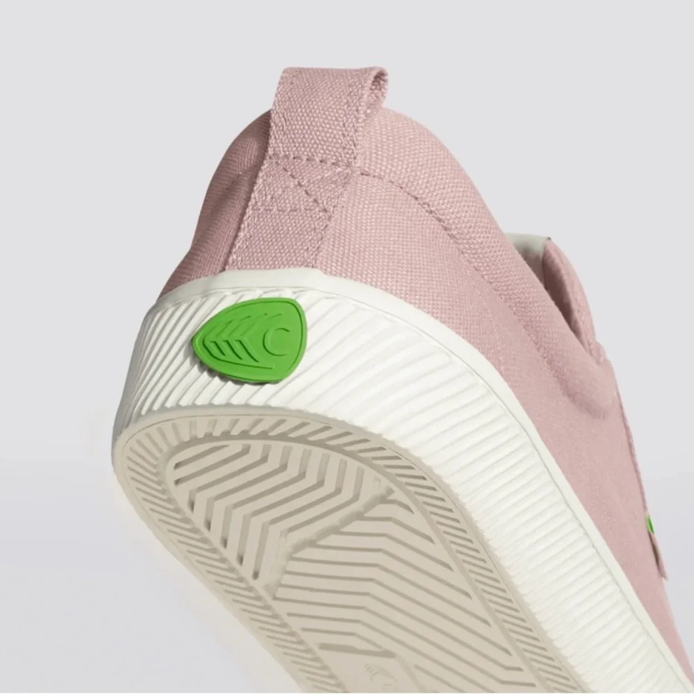 Cariuma OCA Low‎ Rose Canvas Sneaker